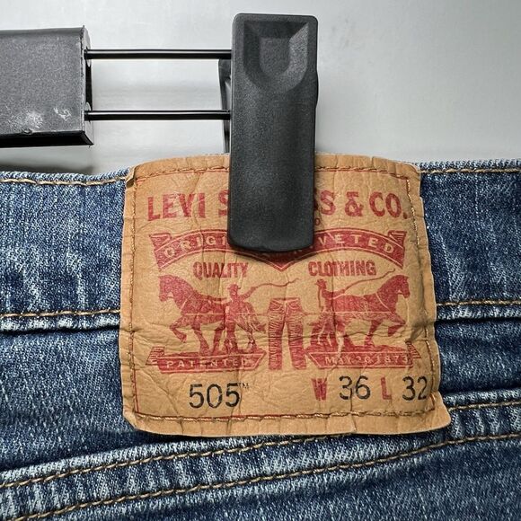 Levi's 505 Jeans Straight Leg Regular Fit Mens 36x32 (34x32 Measured) Light Wash - Picture 12 of 16